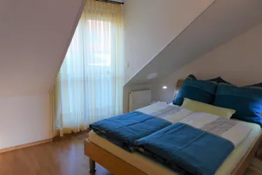 Schlafzimmer 2