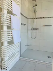 Badezimmer 1. OG_Foto 2