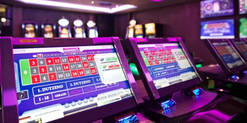 Innenbereich Spielbank Spielautomaten (© Stadt Bad Dürkheim)