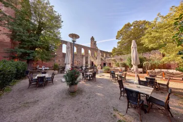 Klosterruine Limburg Innenhof
