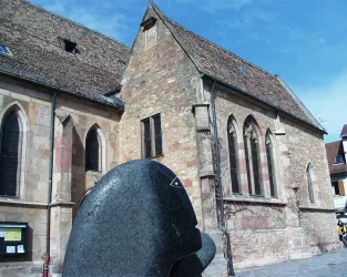 Skulptur vor Schlosskirche