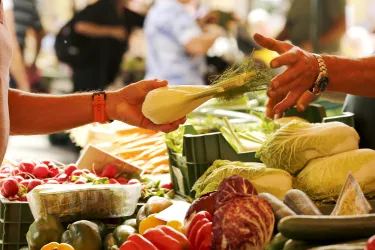 Auf dem Marktgelände kann eingekauft werden