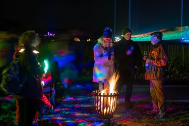Feuerstellen bieten in den März-Nächten für Wärme