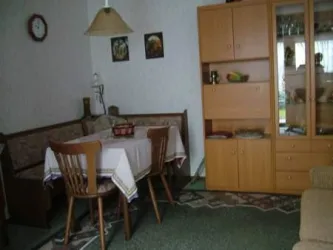 Wohnzimmer mit Essecke