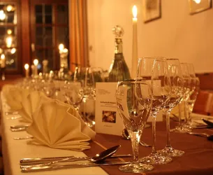 Tafel eingedeckt