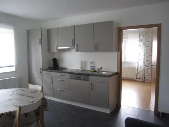 Küche_Blick ins Wohnzimmer