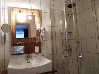 Bad Doppelzimmer 1