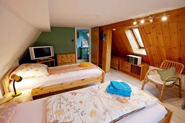 Schlafzimmer im DG (© Stadt Bad Dürkheim)