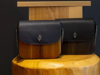 Handtasche mit Holz