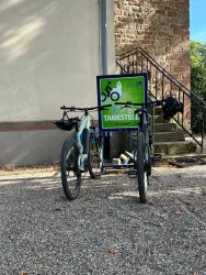 Ladestation mit Ständer