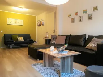 Wohnzimmer mit Schlafcouch
