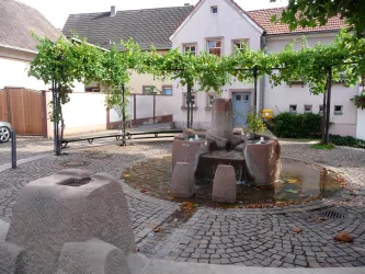 Freiheitsbrunnen Sommer