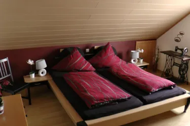 Großes Schlafzimmer 2 (© Claudia Noll)