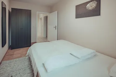2. Schlafzimmer
