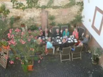 Innenhof Gästeweinhaus Wendel