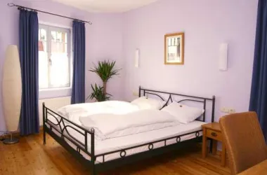 Schlafzimmer 2