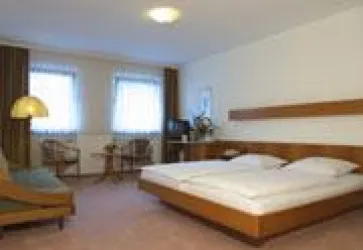 Standard-Doppelzimmer (© 3)
