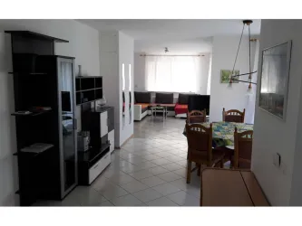 Esszimmer Wohnwand mit Stereoanlage