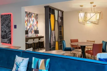 Lobby Lounge 4 (© Hampton by Hilton Kaiserslautern)