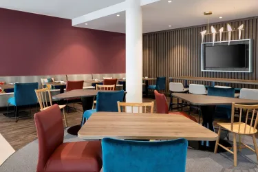 Lobby Lounge 1 (© Hampton by Hilton Kaiserslautern)