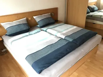 Schlafzimmer (Doppelbett) (© Heinz Horn)