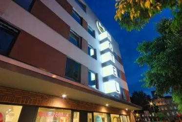 Hotel Aussen-Front