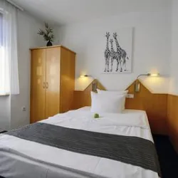 Komfort-Einzelzimmer- (© Boris Boßert)