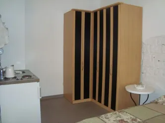 Kleiderschrank
