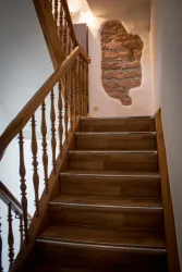 Treppe zum Zimmerbereich (© Bremerhof)