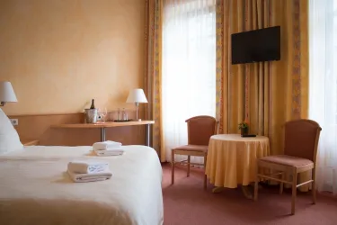 Eines der Doppelzimmer im Bremerhof (© Bremerhof)