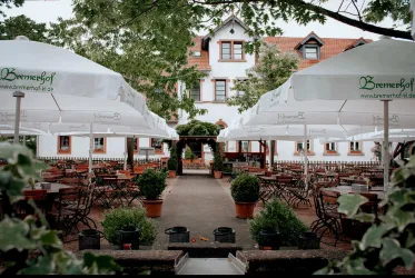 Bremerhof mit Biergarten (© Bremerhof)