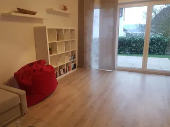 Wohnraum mit Blick auf Terrasse (© Privat)