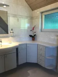 Badezimmer-Teilbereich (© C.J.)