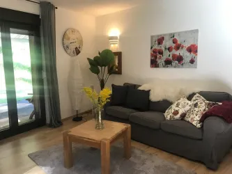 Couch im Wohnbereich (© C.J.)