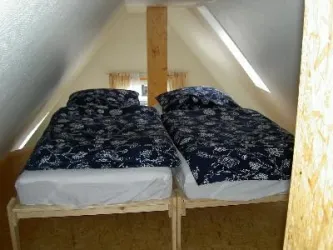 Schlafempore Doppelbetten (© Poths)
