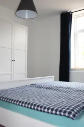 Schlafzimmer Ansicht 01 (© Rolf Jäger)