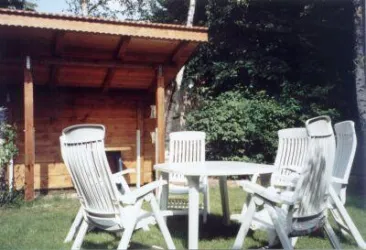 möbl. Freisitz m. überdachtem Grillplatz
