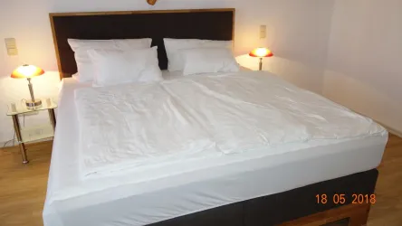 Schlafzimmer - Boxspringbett