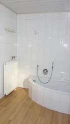 Badewanne-Chardonay