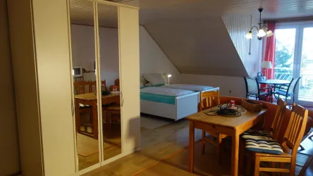 Portugieser-Wohnraum+Schrank