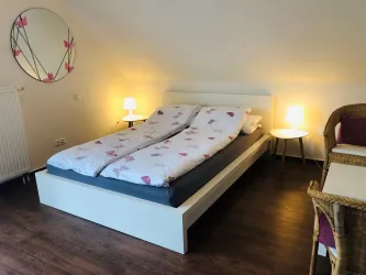 Bett 2. Schlafzimmer