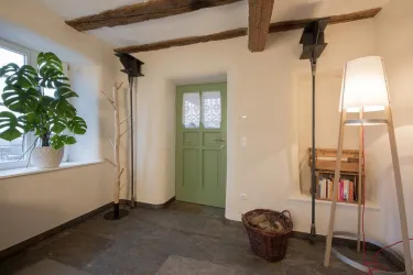 Appartement mit Balkon Eingangsbereich (© Burggarten Appartements)