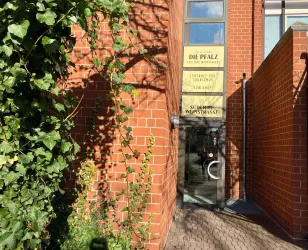 Eingang SÜW Shop & Zentrale für Tourismus