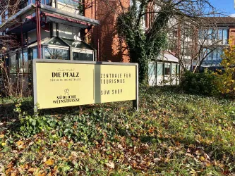 SÜW Shop & Zentrale für Tourismus (5)