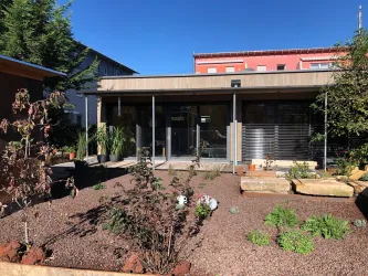 sonniger Garten