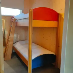 Stockbett 90 x 200 cm in App 04