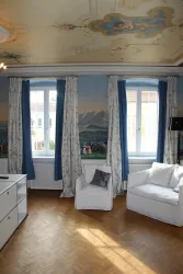 Fensterfront mit Lichteinfall