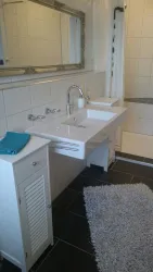 Bad zur gem. Nutzung_ Waschbecken  (© J. Seim)