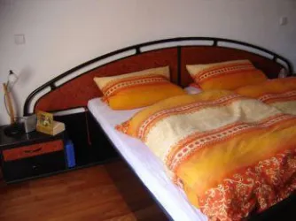 Schlafzimmer 1