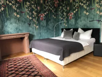 Großes Schlafzimmer
